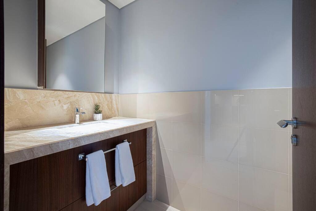 Appartement Magnificent Brand New Lux 3Br Burj & Fountain View à Dubaï Extérieur photo